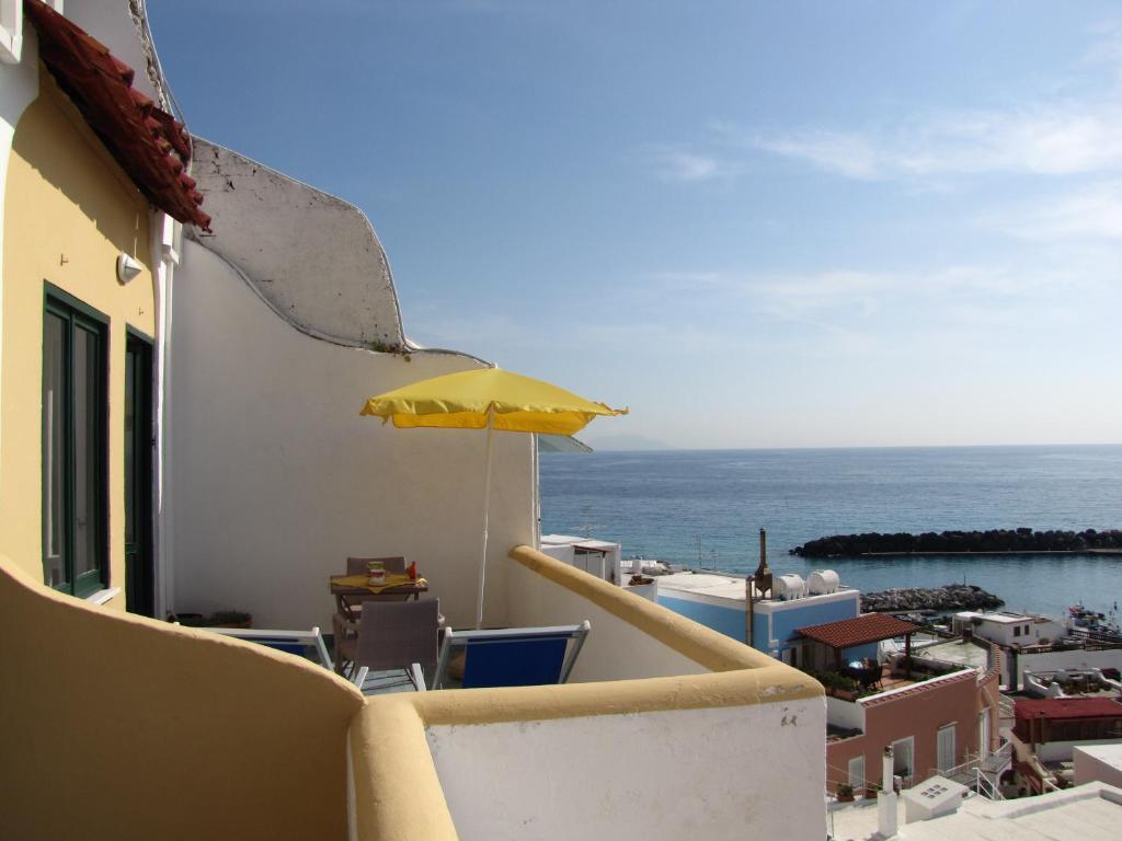 Appartamenti Casa Del Sole Sant'Angelo  Δωμάτιο φωτογραφία