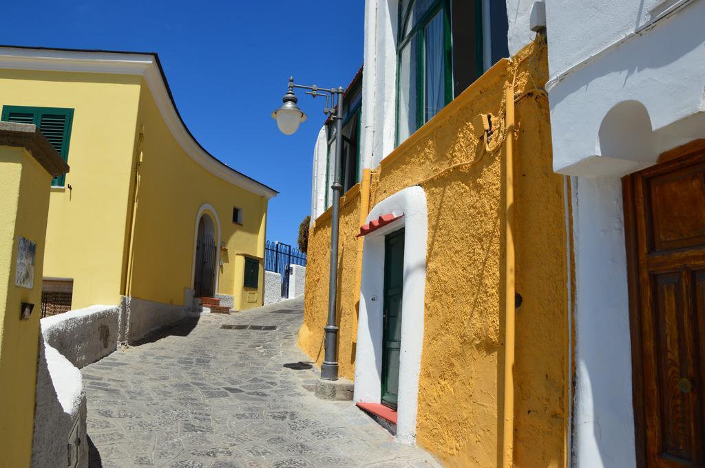 Appartamenti Casa Del Sole Sant'Angelo  Δωμάτιο φωτογραφία
