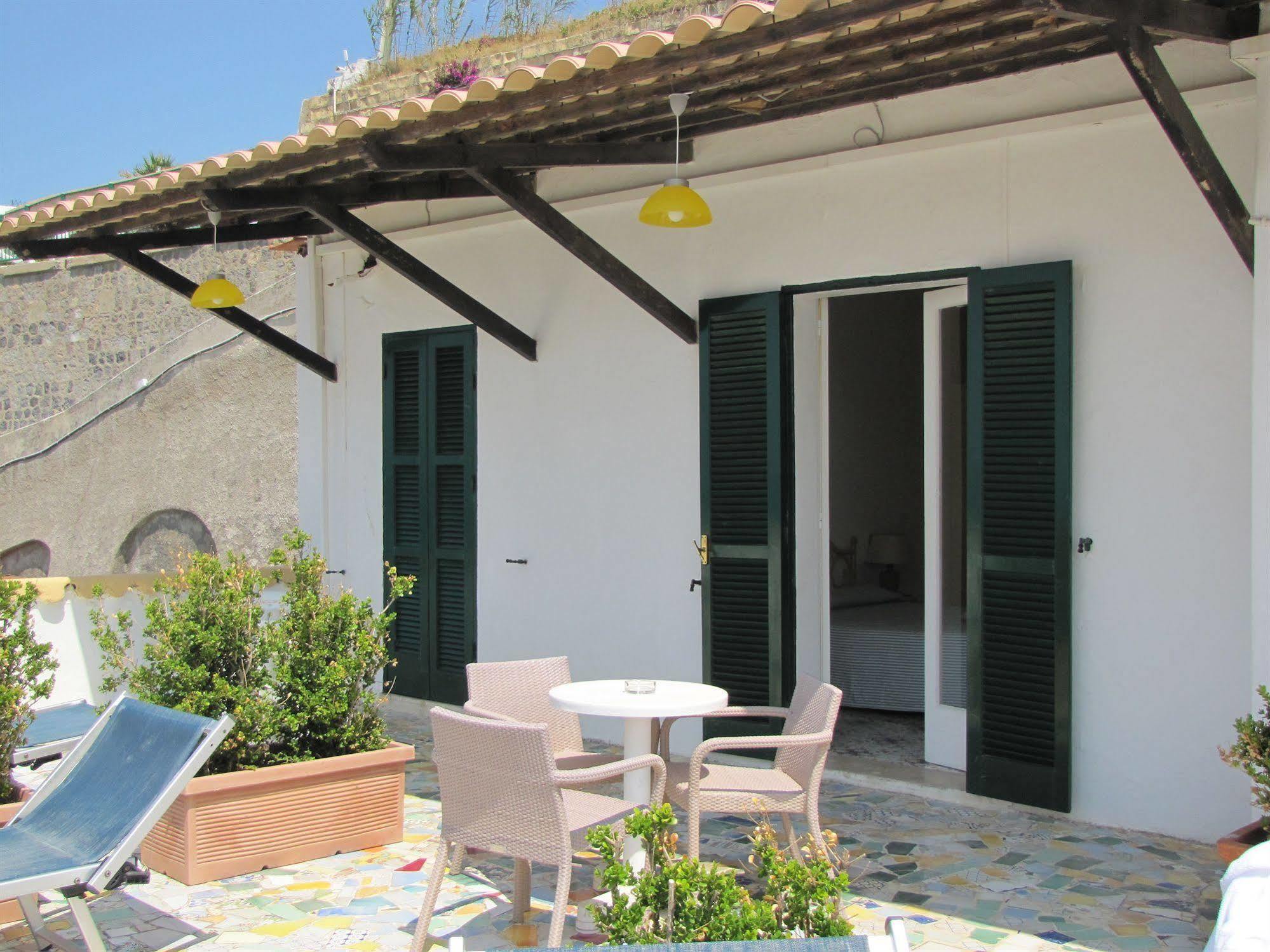 Appartamenti Casa Del Sole Sant'Angelo  Εξωτερικό φωτογραφία
