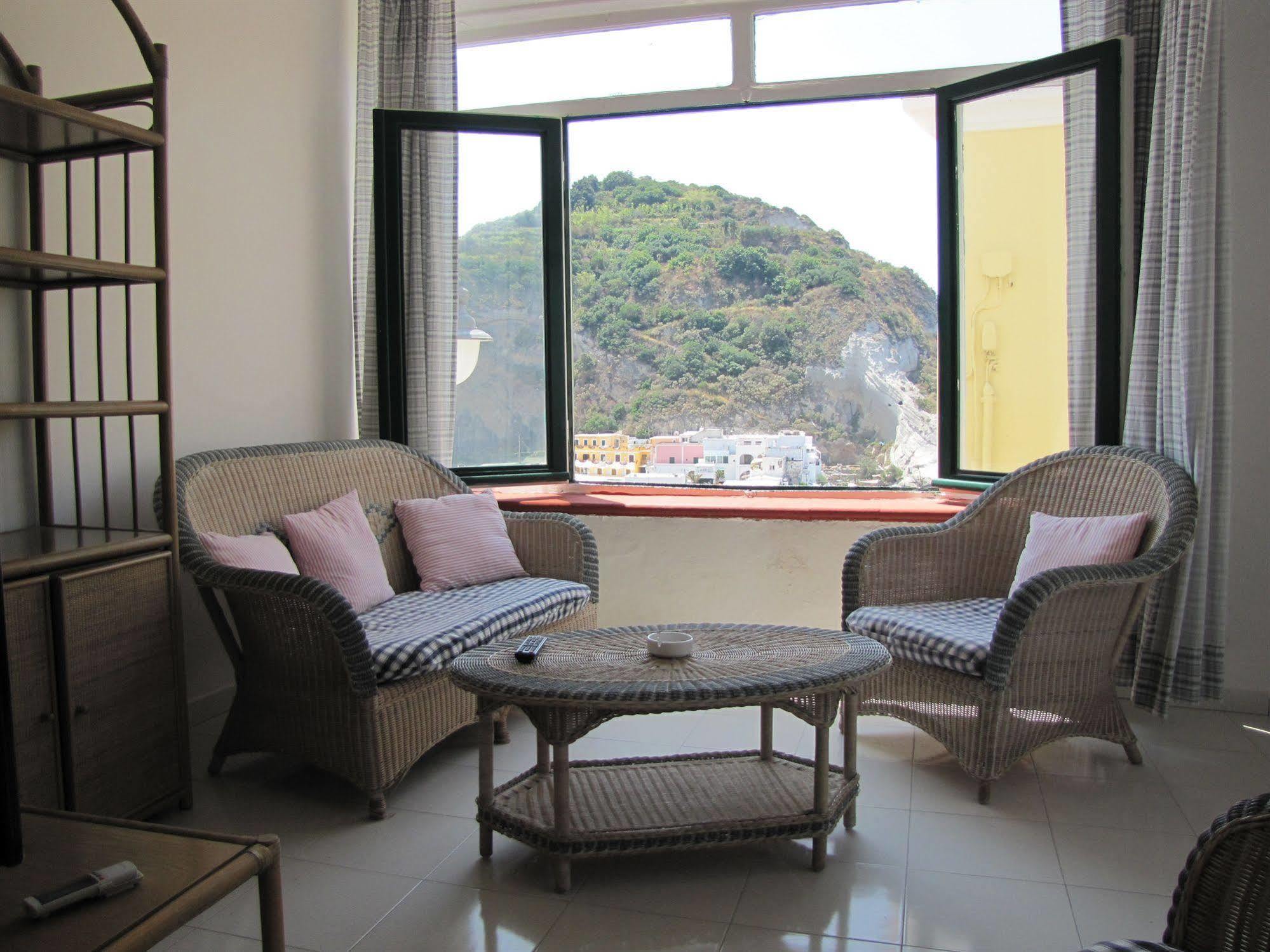 Appartamenti Casa Del Sole Sant'Angelo  Εξωτερικό φωτογραφία