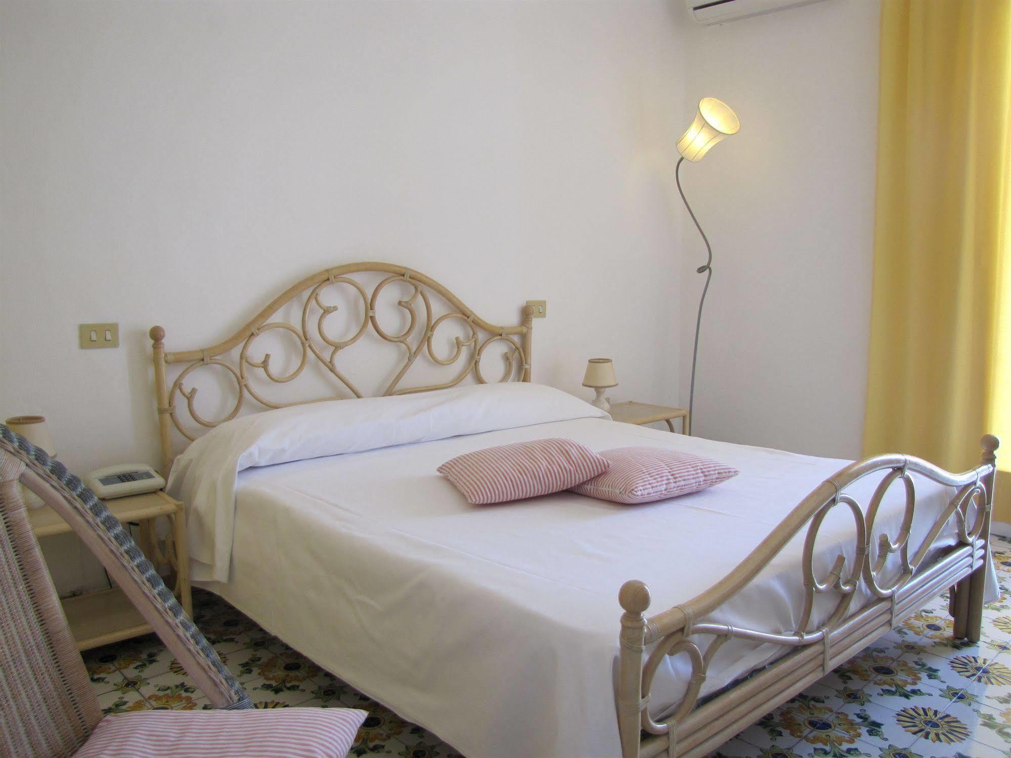 Appartamenti Casa Del Sole Sant'Angelo  Εξωτερικό φωτογραφία