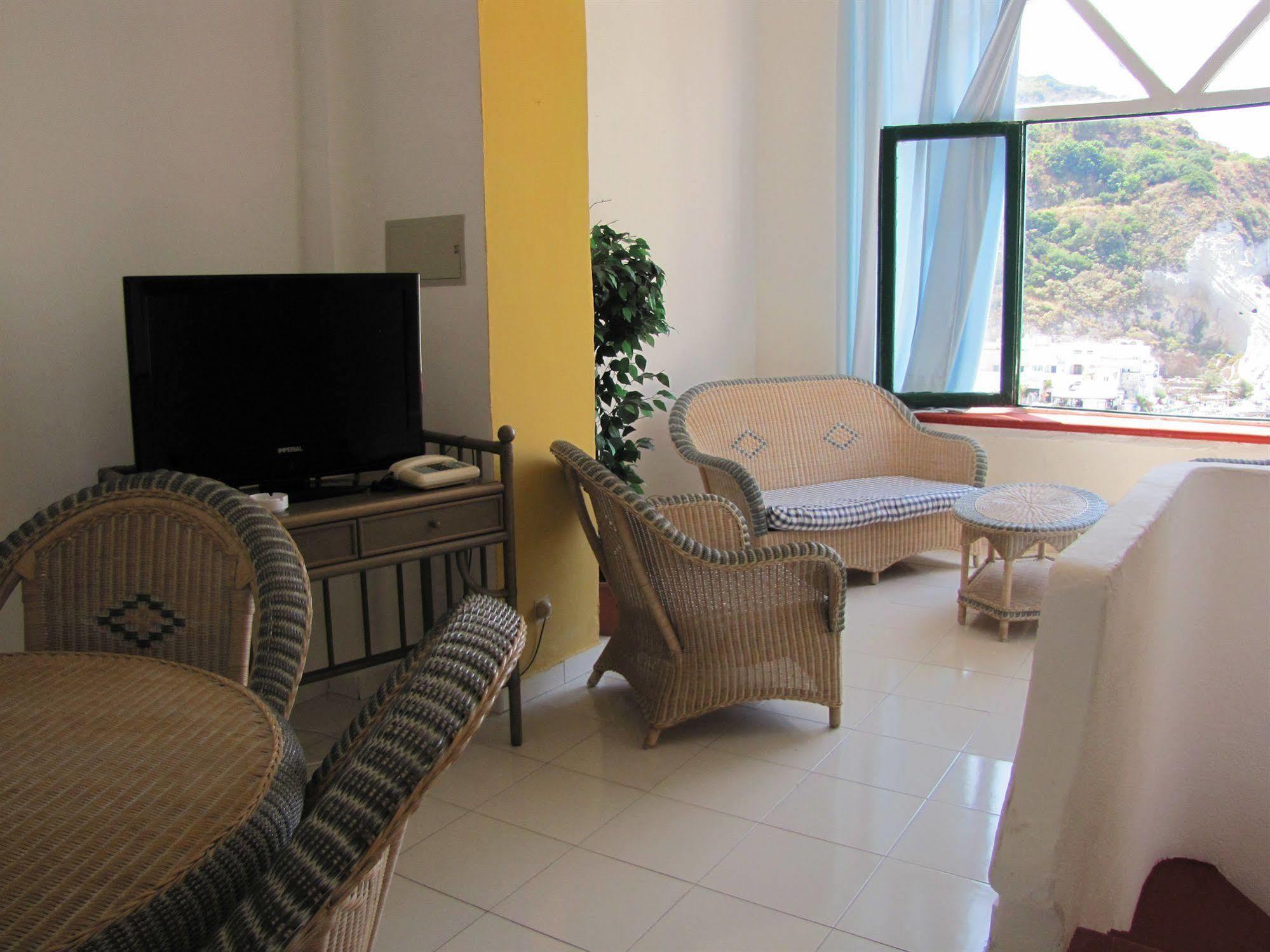Appartamenti Casa Del Sole Sant'Angelo  Εξωτερικό φωτογραφία