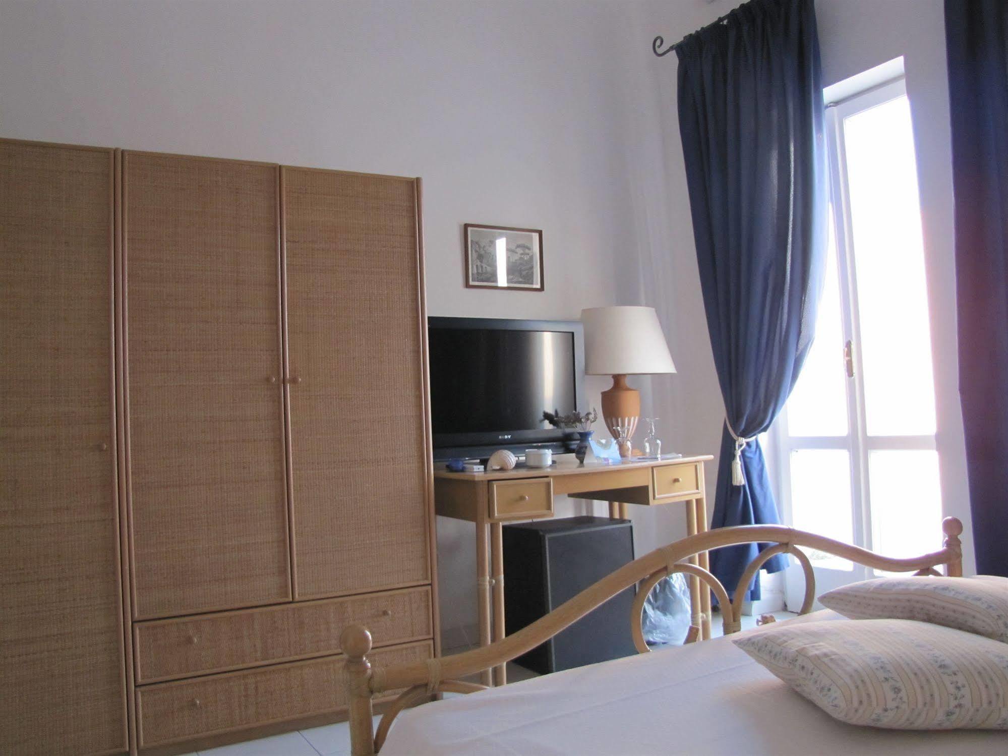 Appartamenti Casa Del Sole Sant'Angelo  Εξωτερικό φωτογραφία