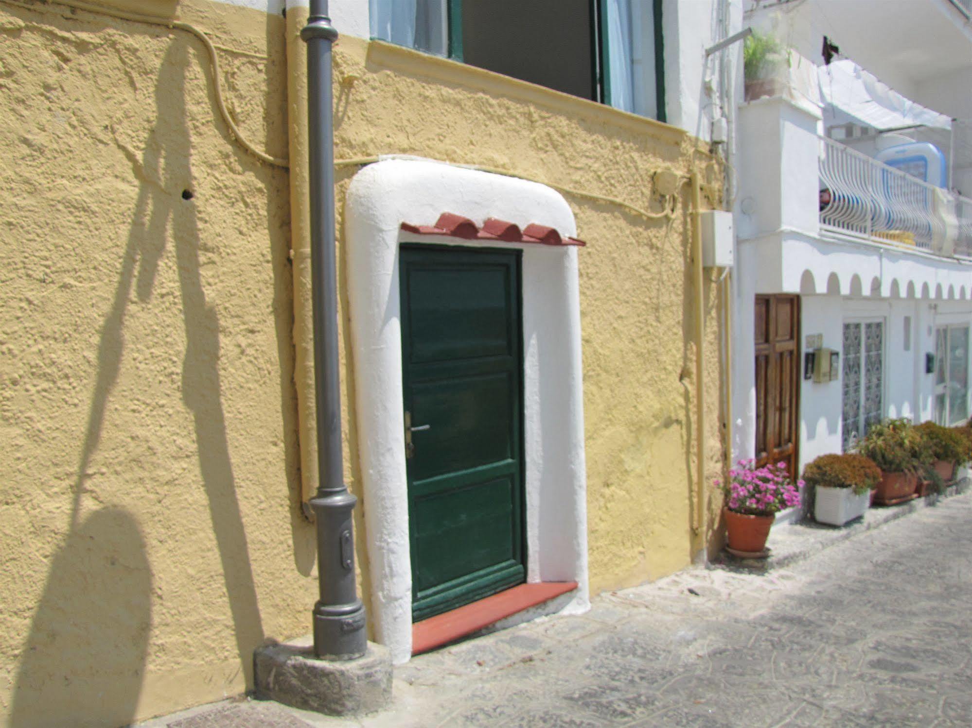 Appartamenti Casa Del Sole Sant'Angelo  Εξωτερικό φωτογραφία